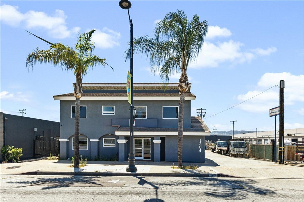 1304 Santa Anita