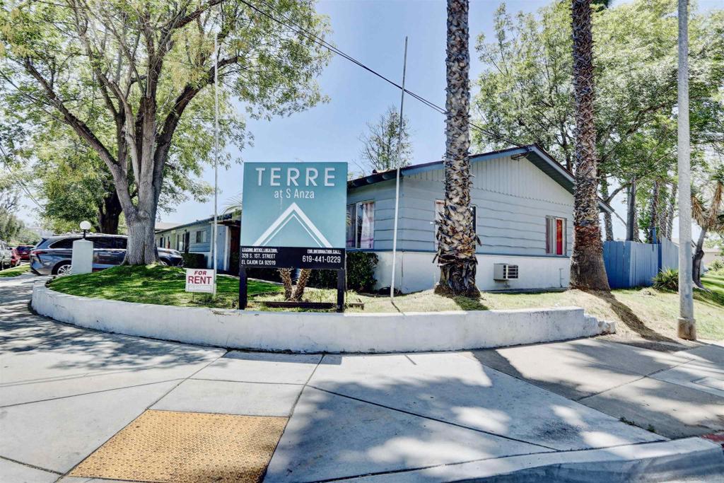 310 S Anza