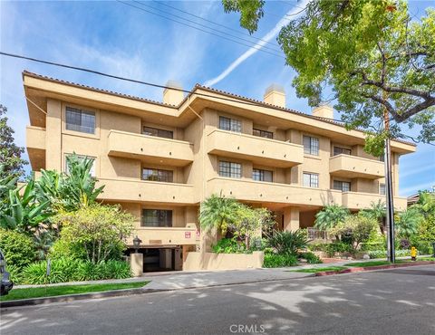 Photo of 221 S Oak Knoll Avenue #202, Pasadena, CA 91101 (MLS # PF26068190)