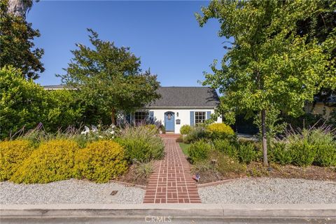 Photo of 4852 Ben Avenue, Valley Village, CA 91607 (MLS # SR25217814) Photo of 4852 Ben Avenue, Valley Village, CA 91607 (MLS # SR25217814)