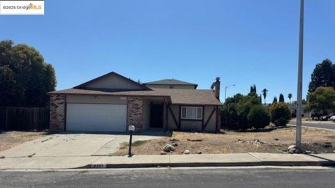Photo of 3323 Blythe Dr Dr, Antioch, CA 94509 (MLS # 41118463)