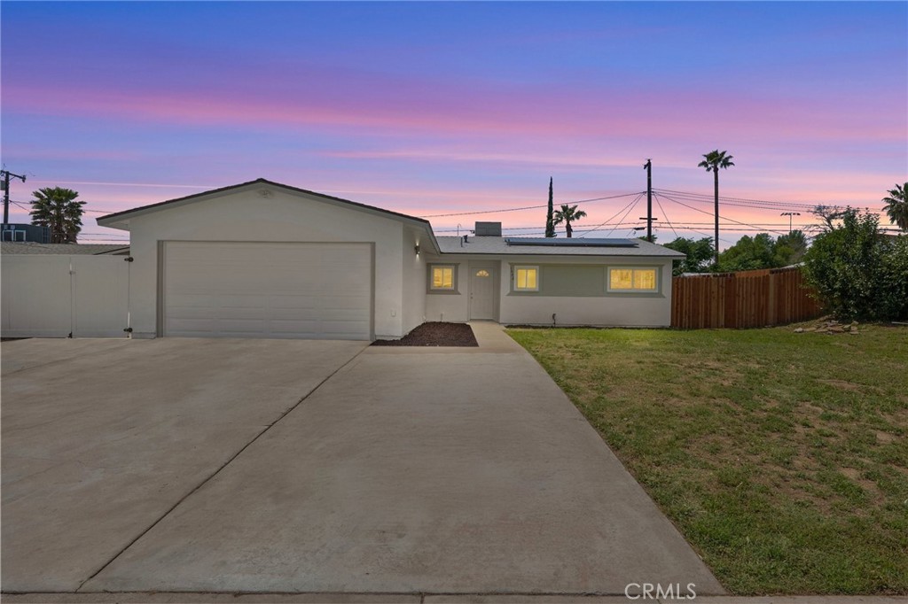 1442 Blythe Avenue