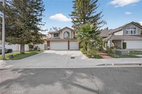 Photo of 39629 Calle Casablanca, Murrieta, CA 92563 (MLS # SW26087680)