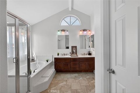 Tiny photo for 39629 Calle Casablanca, Murrieta, CA 92563 (MLS # SW26087680)