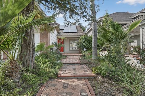 Tiny photo for 39629 Calle Casablanca, Murrieta, CA 92563 (MLS # SW26087680)