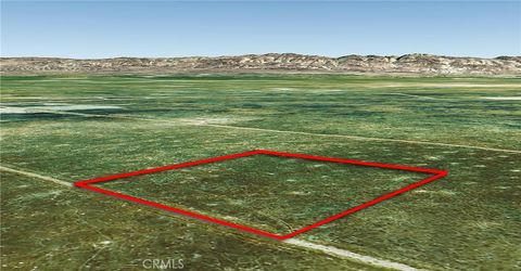 Tiny photo for 13790 Gallant Road, Santa Margarita, CA 93453 (MLS # PI25264691)