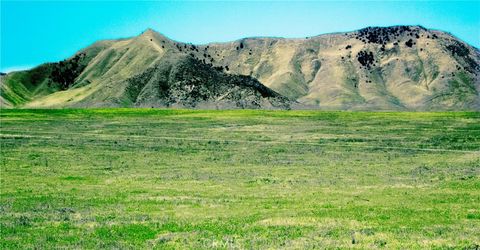 Photo of 13790 Gallant Road, Santa Margarita, CA 93453 (MLS # PI25264691)