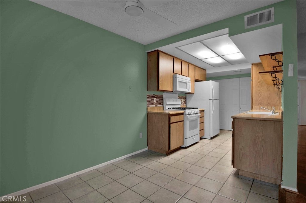 3280 Little Mountain Drive A