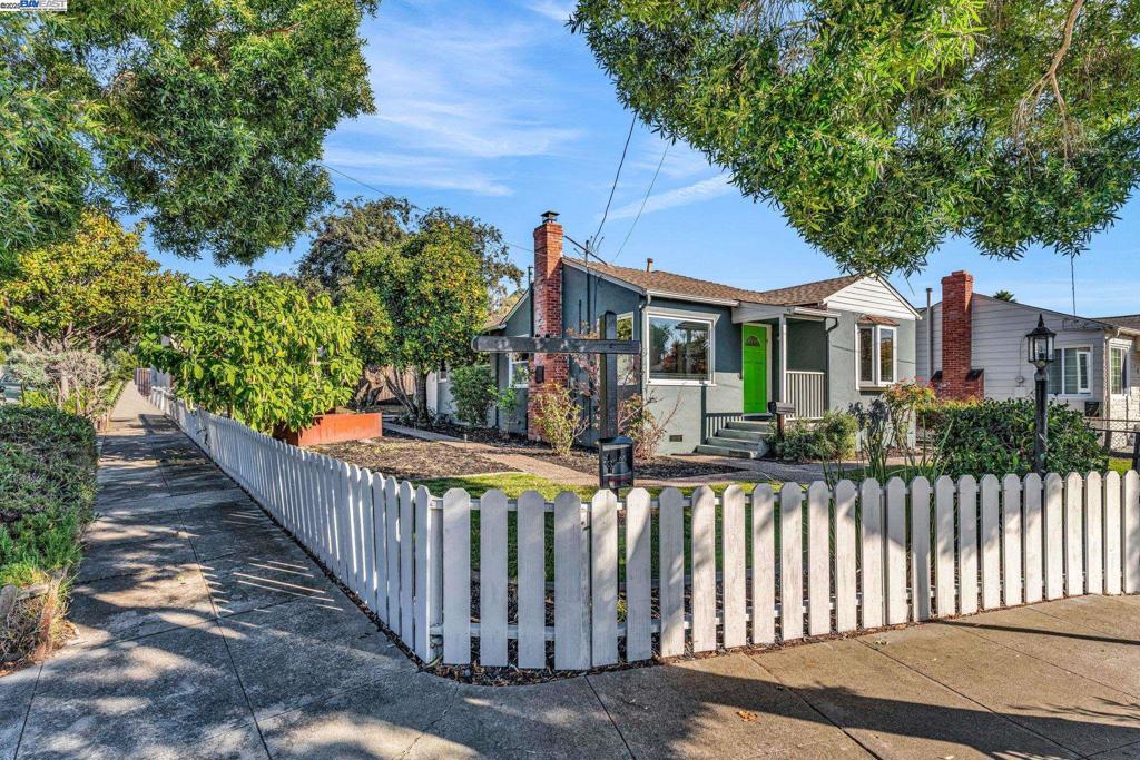 BROADMOOR - Residential