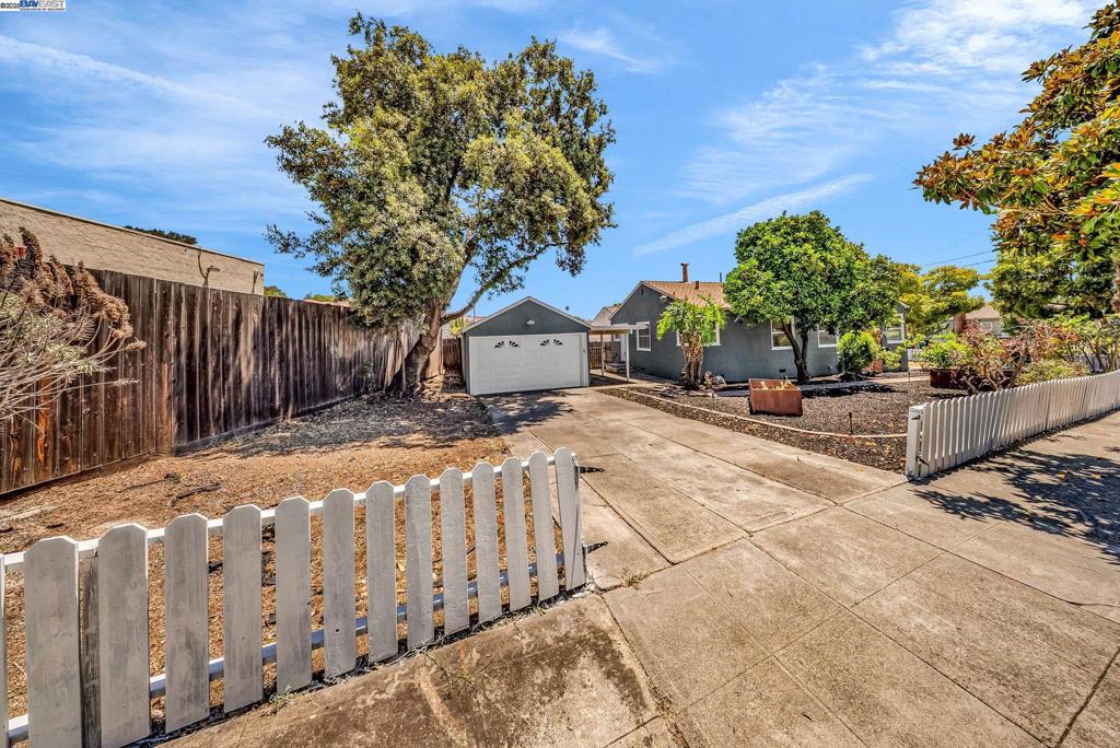 BROADMOOR - Residential