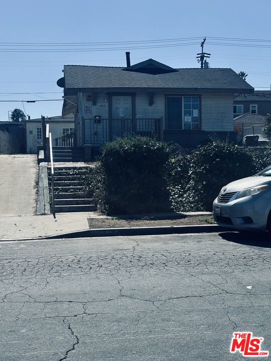 1422 W 104th Street