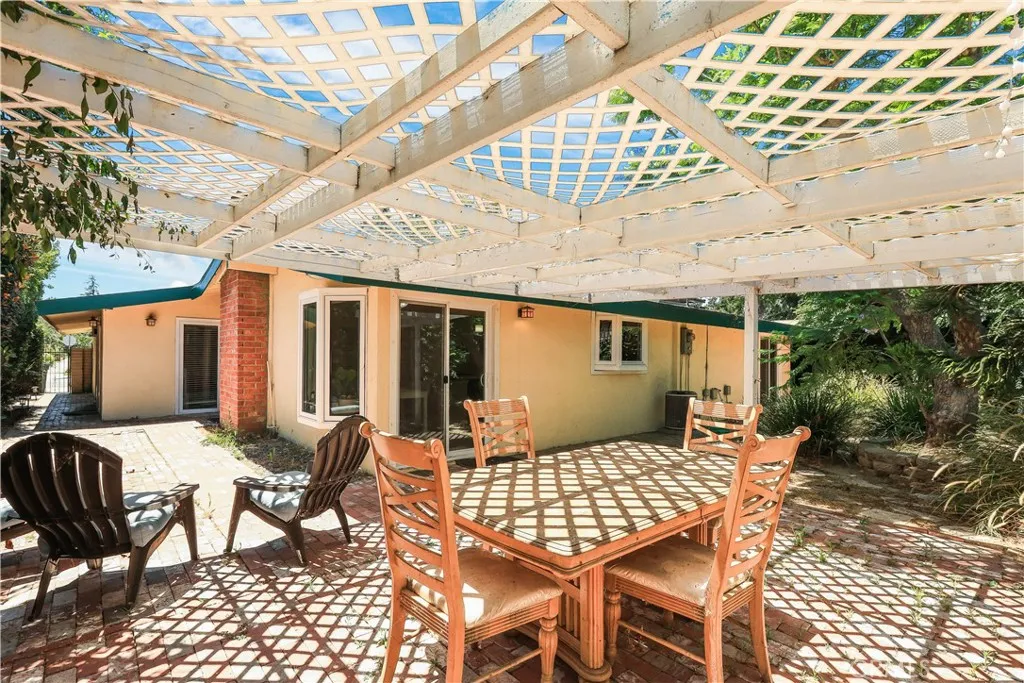 Orange, California 92868, United States, 4 Bedrooms Bedrooms, ,2 BathroomsBathrooms,Residential,Active,243059