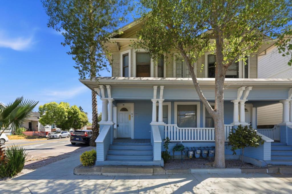 98 E Saint John Street