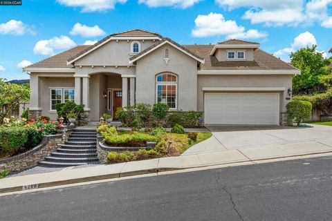 Photo of 5260 Hiddencrest Ct, Concord, CA 94521 (MLS # 41130974)