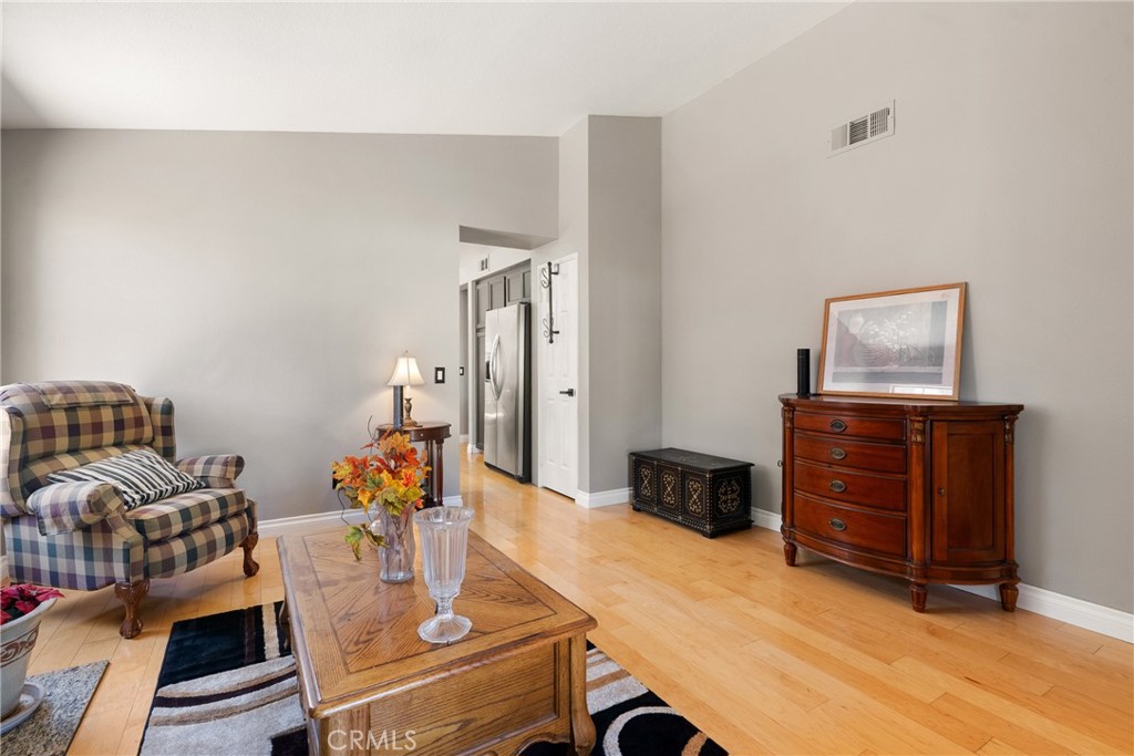 1332 Sonnet Hill