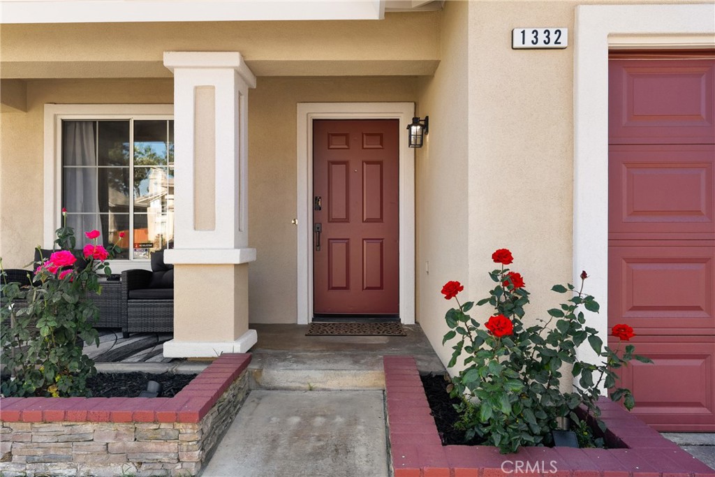 1332 Sonnet Hill