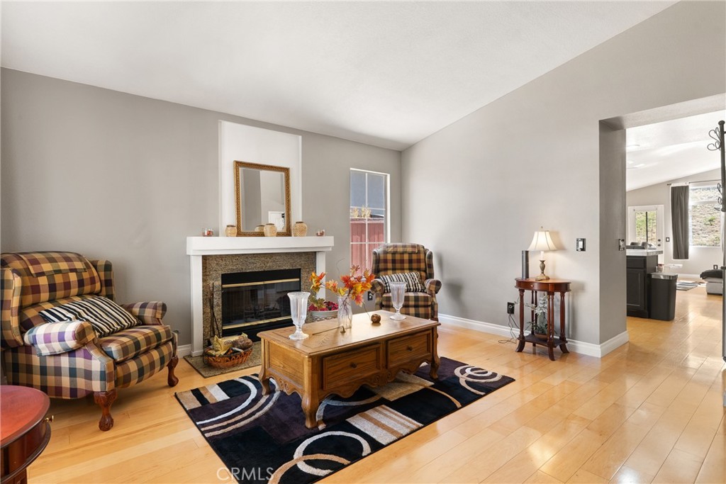 1332 Sonnet Hill