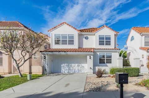 Photo of 2983 Calle De Las Estrella, San Jose, CA 95148 (MLS # ML82035971)