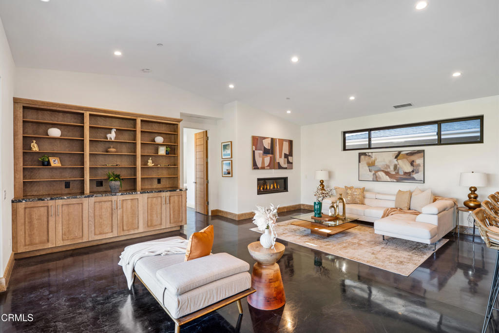 Skyline Estates - 1636 - Residential Lease