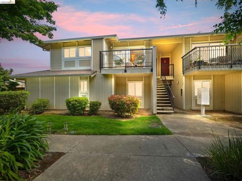 Photo of 14521 Doolittle Dr DR, San Leandro, CA 94577 (MLS # 41128718)