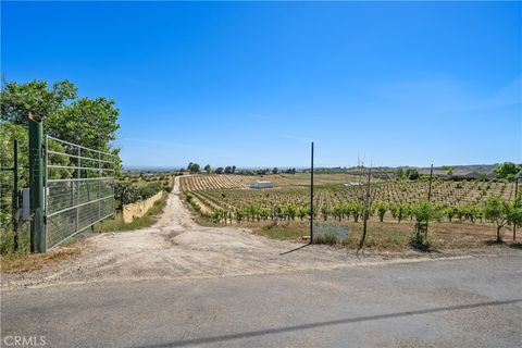 Tiny photo for 5720 Vista Serrano Way Way, Paso Robles, CA 93446 (MLS # NS26083065)