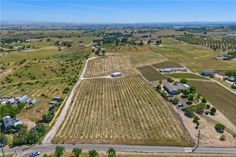 Tiny photo for 5720 Vista Serrano Way Way, Paso Robles, CA 93446 (MLS # NS26083065)