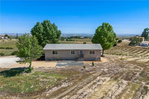 Tiny photo for 5720 Vista Serrano Way Way, Paso Robles, CA 93446 (MLS # NS26083065)