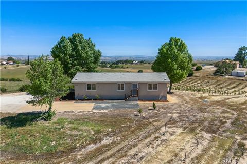 Tiny photo for 5720 Vista Serrano Way Way, Paso Robles, CA 93446 (MLS # NS26083065)