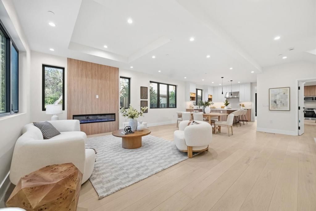 Photo of 488 Oak Court, Menlo Park, CA 94025 (MLS # ML82039553)