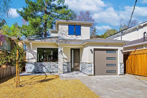 Photo of 488 Oak Court, Menlo Park, CA 94025 (MLS # ML82039553)