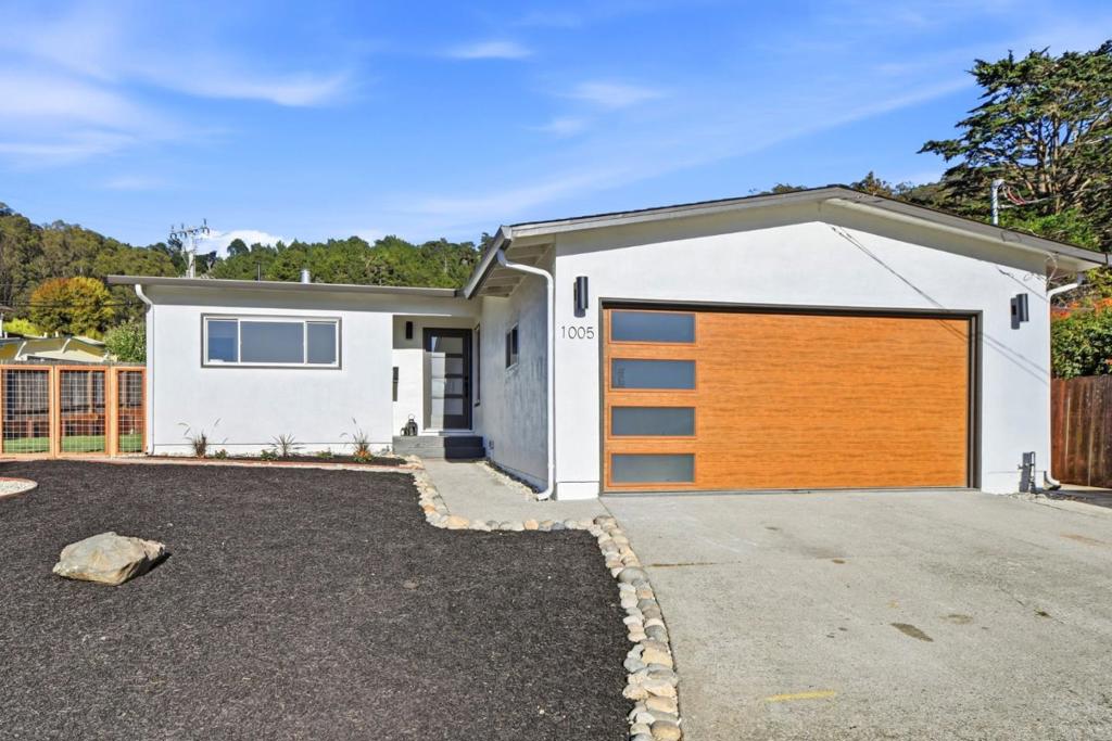 1005 Granada Drive