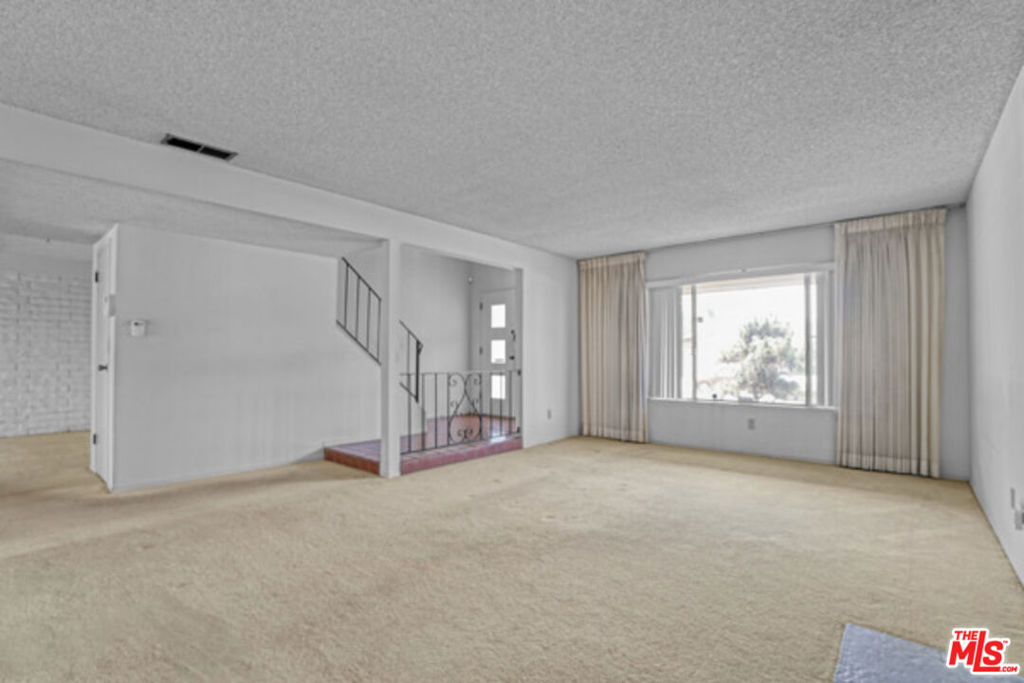 5116 Lindblade Drive