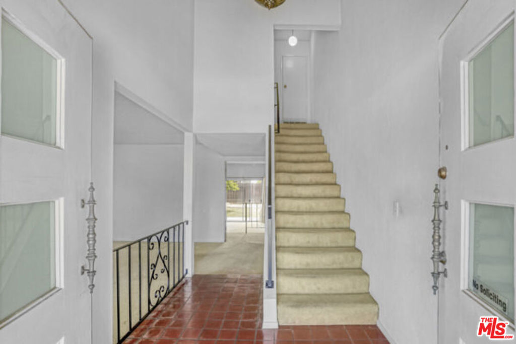5116 Lindblade Drive