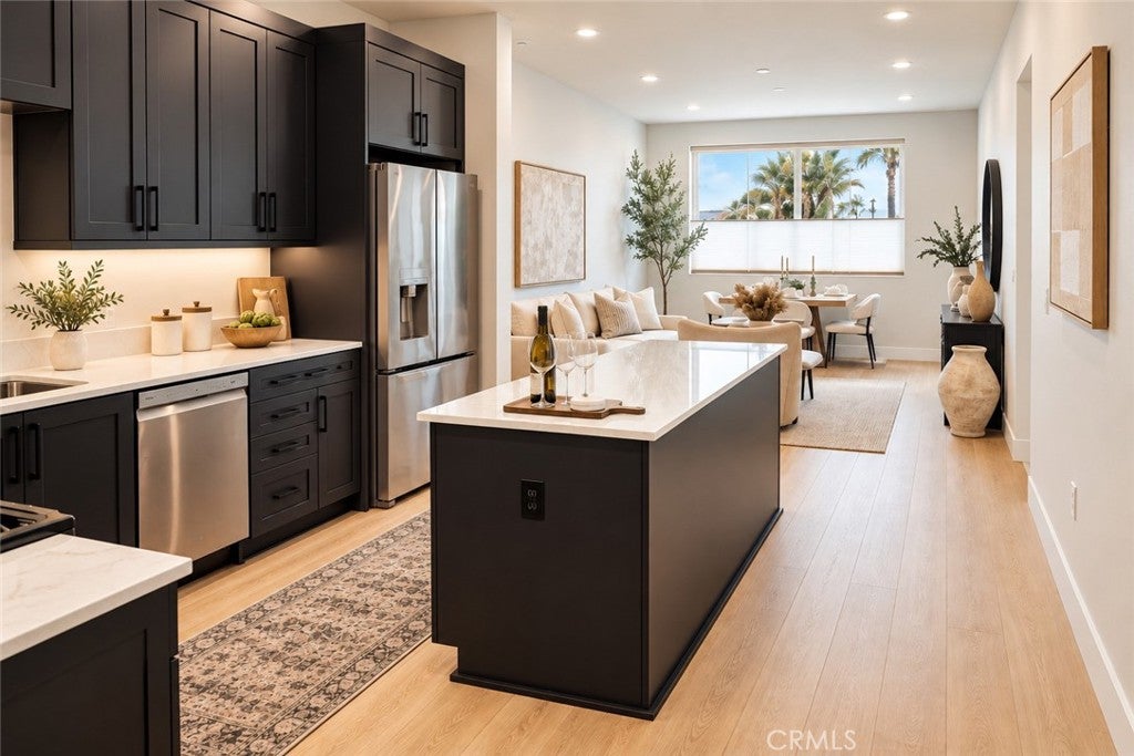 401 Grand Avenue W 301
