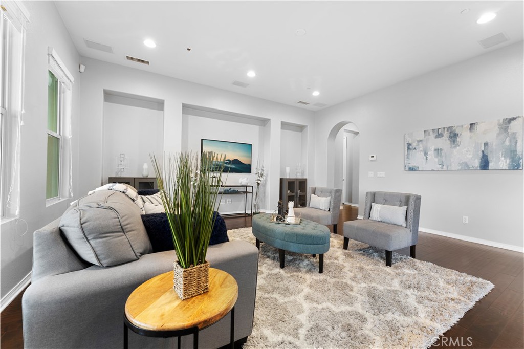 1138 Las Colinas Way