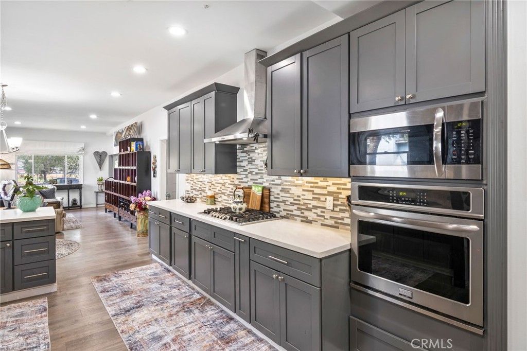 Photo of 1007 Rose Avenue, Pasadena, CA 91107 (MLS # DW25141051)