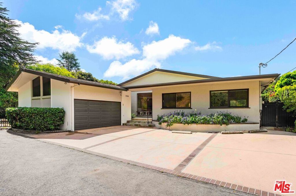 Photo of 1250 N Norman Place, Los Angeles, CA 90049 (MLS # 26674037)