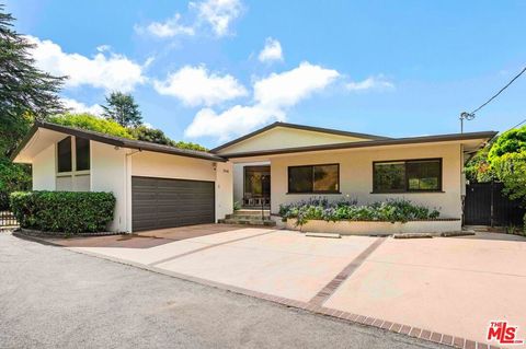 Photo of 1250 N Norman Place, Los Angeles, CA 90049 (MLS # 26674037)