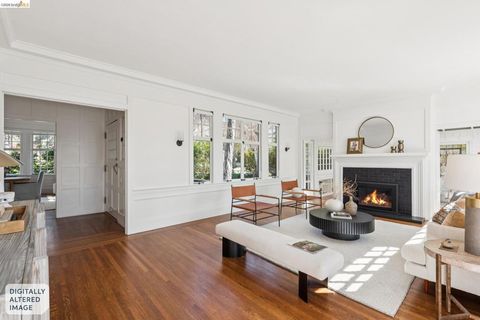 Tiny photo for 19 19 Monte Avenue Ave, Piedmont, CA 94611 (MLS # 41126298)