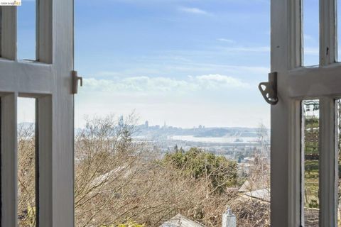 Tiny photo for 19 19 Monte Avenue Ave, Piedmont, CA 94611 (MLS # 41126298)