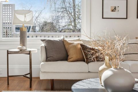 Tiny photo for 19 19 Monte Avenue Ave, Piedmont, CA 94611 (MLS # 41126298)