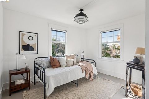 Tiny photo for 19 19 Monte Avenue Ave, Piedmont, CA 94611 (MLS # 41126298)