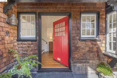 Tiny photo for 19 19 Monte Avenue Ave, Piedmont, CA 94611 (MLS # 41126298)