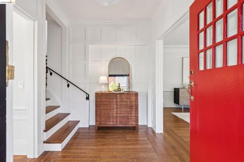 Tiny photo for 19 19 Monte Avenue Ave, Piedmont, CA 94611 (MLS # 41126298)