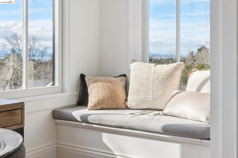 Tiny photo for 19 19 Monte Avenue Ave, Piedmont, CA 94611 (MLS # 41126298)