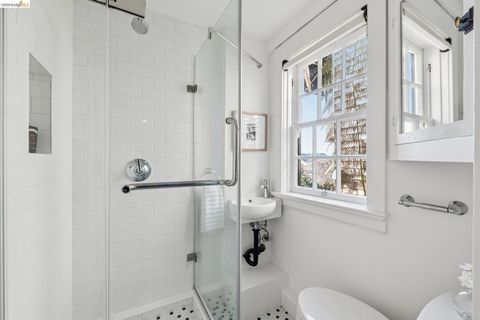 Tiny photo for 19 19 Monte Avenue Ave, Piedmont, CA 94611 (MLS # 41126298)