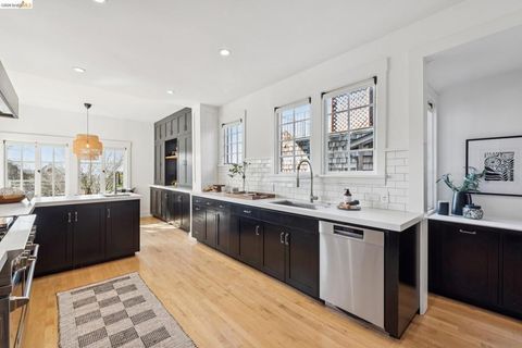 Tiny photo for 19 19 Monte Avenue Ave, Piedmont, CA 94611 (MLS # 41126298)