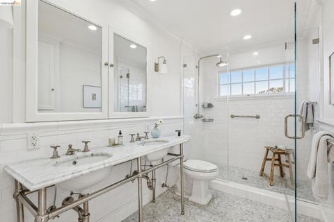 Tiny photo for 19 19 Monte Avenue Ave, Piedmont, CA 94611 (MLS # 41126298)