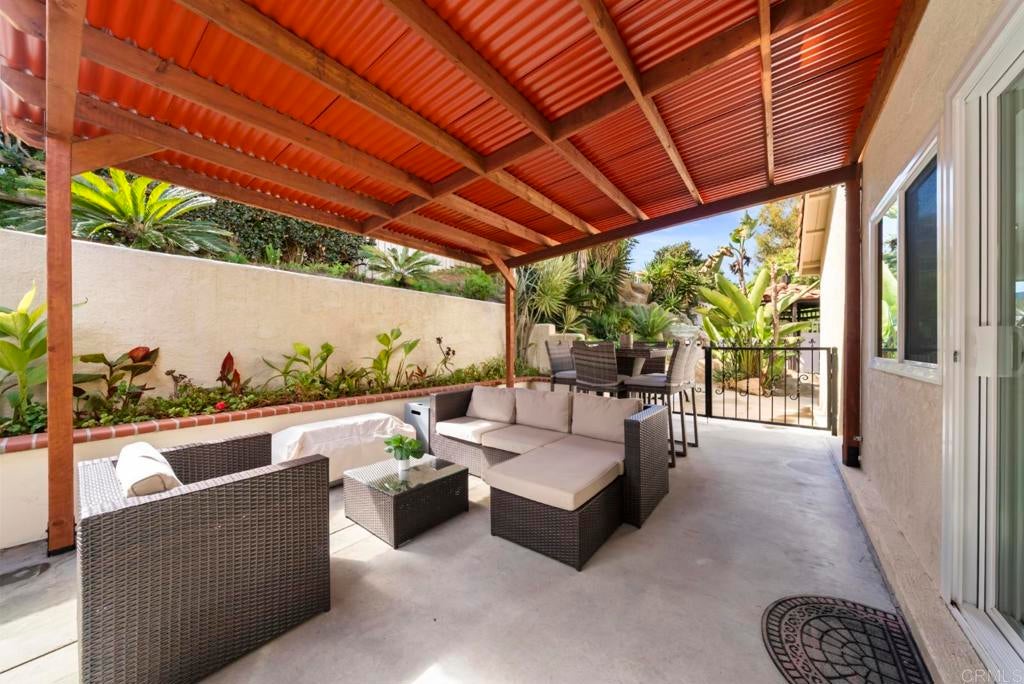 819 Arroyo Place