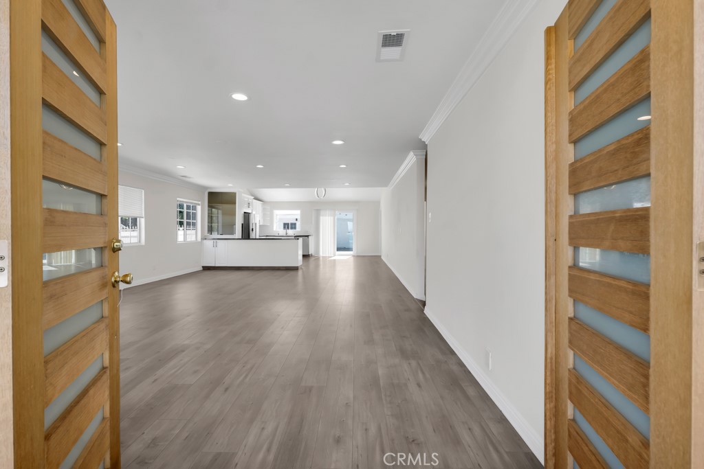5434 Sylvia Avenue